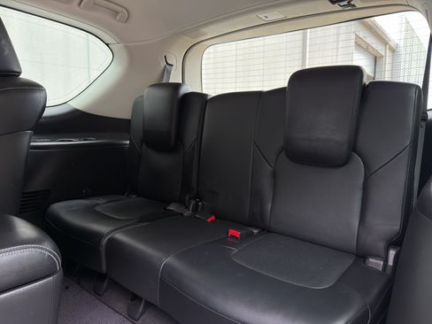 Used 2017 INFINITI QX80 4WD w/ Driver Assistance Package image 15