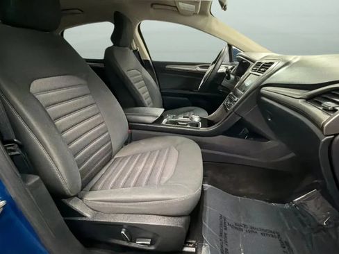 Used 2018 Ford Fusion SE w/ Fusion SE Technology Package FWD image 20