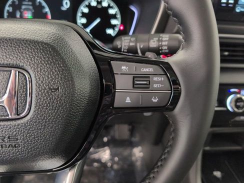 New 2025 Honda Pilot Touring image 13