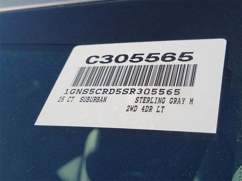 Used 2025 Chevrolet Suburban LT w/ Comfort Package image 31