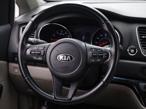Used 2019 Kia Sedona EX FWD image 4