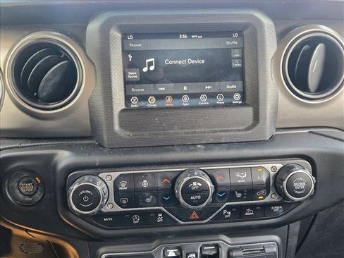 Used 2021 Jeep Gladiator Sport AWD/4WD image 11