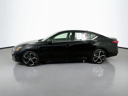 Used 2023 Nissan Altima 2.5 SR FWD image 5