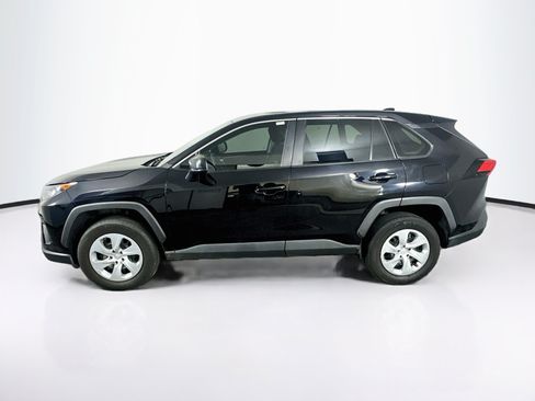 Used 2022 Toyota RAV4 LE FWD image 4