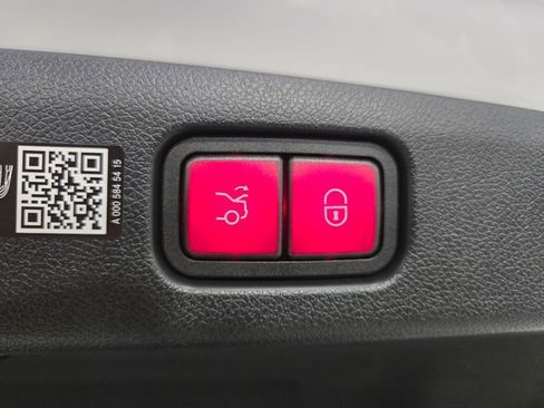 New 2026 Mercedes-Benz E 53 AMG e 4MATIC Sedan image 11