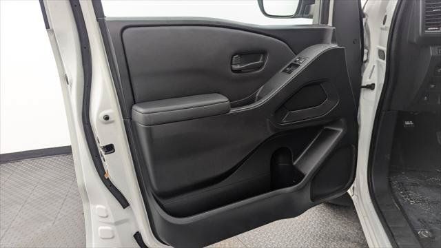 Used 2022 Nissan Frontier S w/ Technology Package RWD image 13