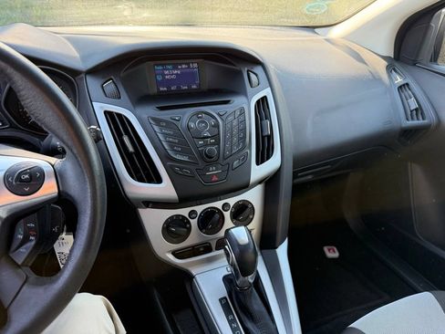 Used 2012 Ford Focus SE FWD image 8