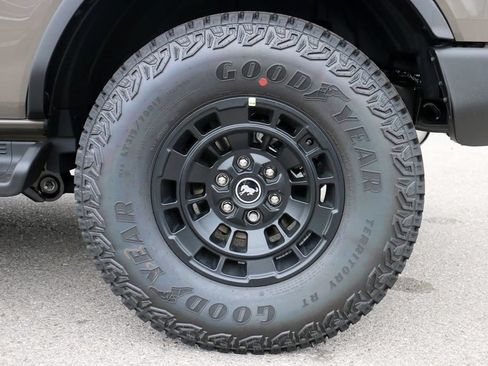 New 2026 Ford Bronco Outer Banks w/ Sasquatch Package AWD/4WD image 8