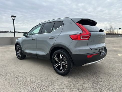 Certified 2025 Volvo XC40 B5 Core image 6