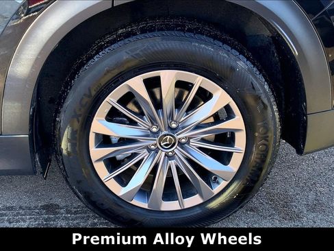 Used 2025 MAZDA CX-90 3.3 Turbo w/ Preferred Package image 9