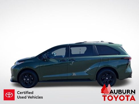 Certified 2025 Toyota Sienna XLE Woodland Edition AWD/4WD image 5
