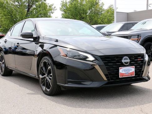 Used 2024 Nissan Altima 2.5 SR FWD image 4