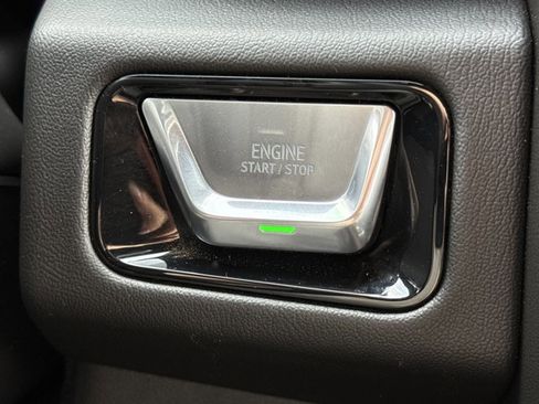 Used 2025 GMC Yukon Denali w/ LPO, Floor Liner Package image 27