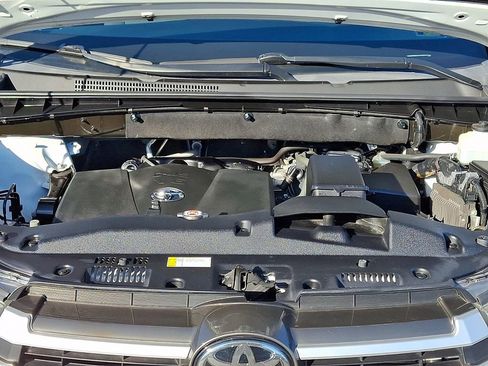Used 2019 Toyota Highlander LE image 28