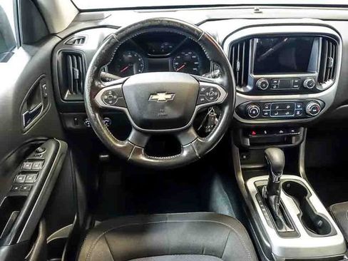 Used 2022 Chevrolet Colorado LT w/ LT Convenience Package AWD/4WD image 16