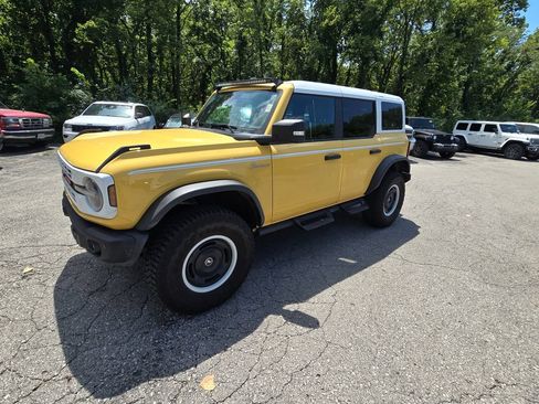Used 2023 Ford Bronco Heritage Edition AWD/4WD image 2