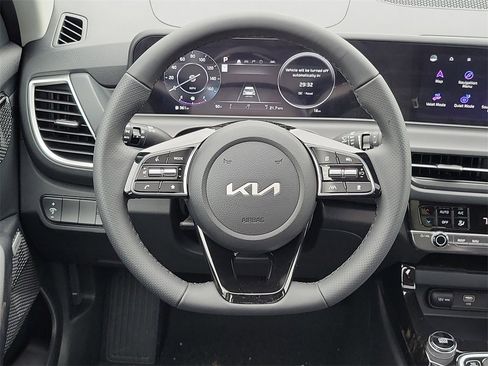 New 2025 Kia Seltos SX w/ SX Sunroof Package image 24