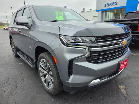 Used 2022 Chevrolet Tahoe LT w/ Luxury Package AWD/4WD image 7