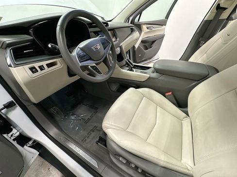 Used 2018 Cadillac XT5 Luxury w/ Driver Awareness Package AWD/4WD image 17