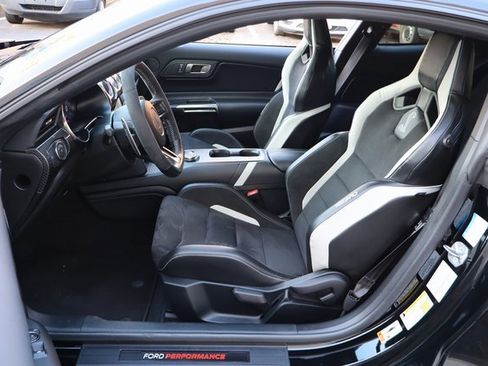 Used 2022 Ford Mustang Shelby GT500 w/ Carbon Fiber Track Pack image 25