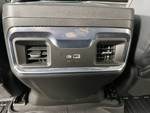 Used 2023 GMC Sierra 1500 Elevation image 27