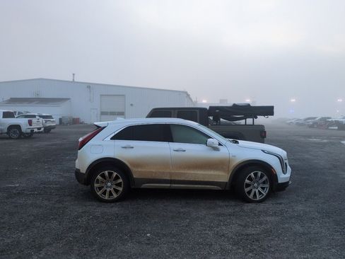 Used 2023 Cadillac XT4 Premium Luxury image 5