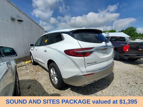 Used 2020 Buick Enclave Essence w/ Sound and Sites Package FWD image 2
