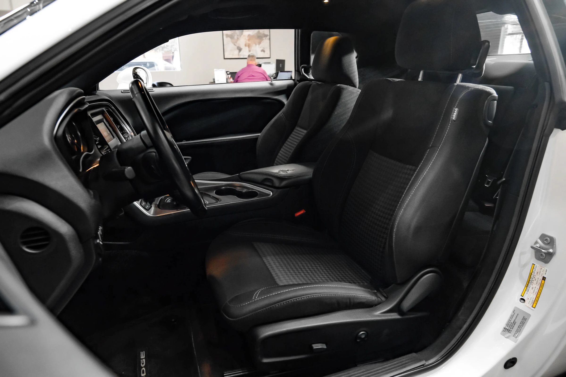 Used 2016 Dodge Challenger SXT RWD image 31