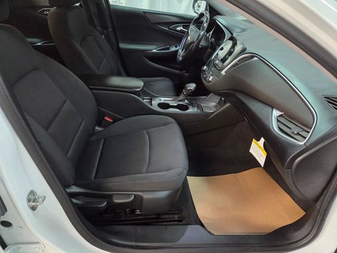 Used 2021 Chevrolet Malibu RS FWD image 13