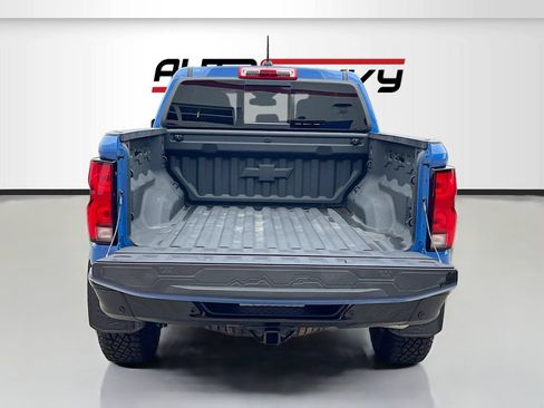 Used 2025 Chevrolet Colorado ZR2 w/ Technology Package AWD/4WD image 28