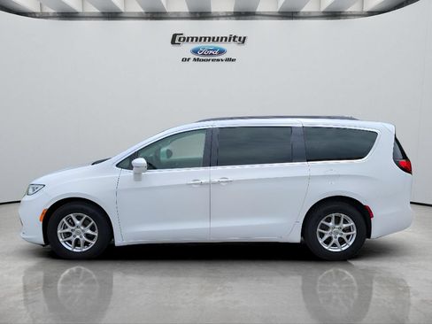 Used 2022 Chrysler Pacifica Touring-L FWD image 5