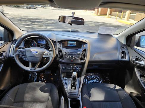 Used 2016 Ford Focus SE image 10
