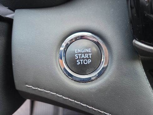 Certified 2022 Toyota Highlander XLE image 33