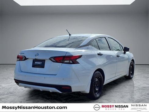 Used 2021 Nissan Versa S FWD image 7