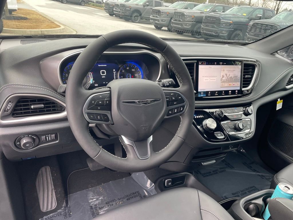 New 2026 Chrysler Pacifica Select FWD image 11