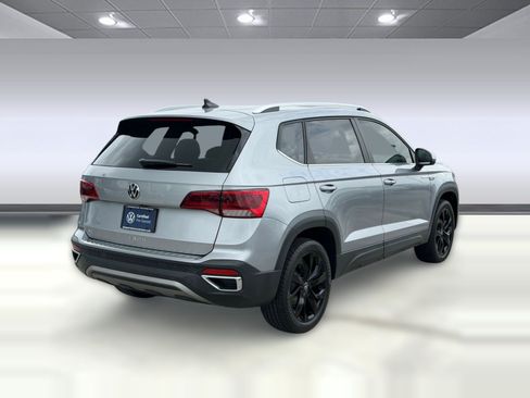 Certified 2023 Volkswagen Taos SE w/ Black Wheel Package FWD image 9
