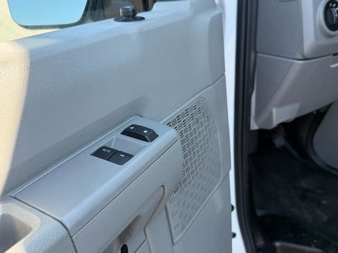 Used 2012 Ford E-250 and Econoline 250 w/ PWR Group image 19
