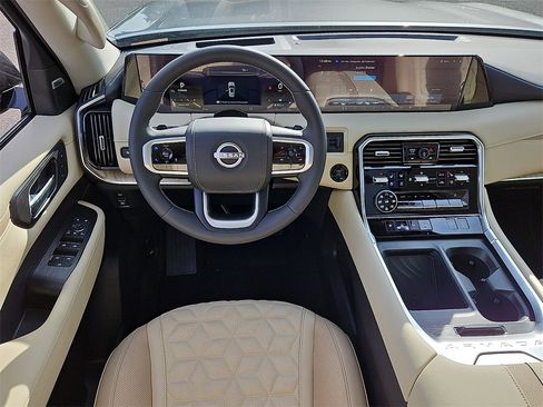 New 2025 Nissan Armada Platinum Reserve image 10