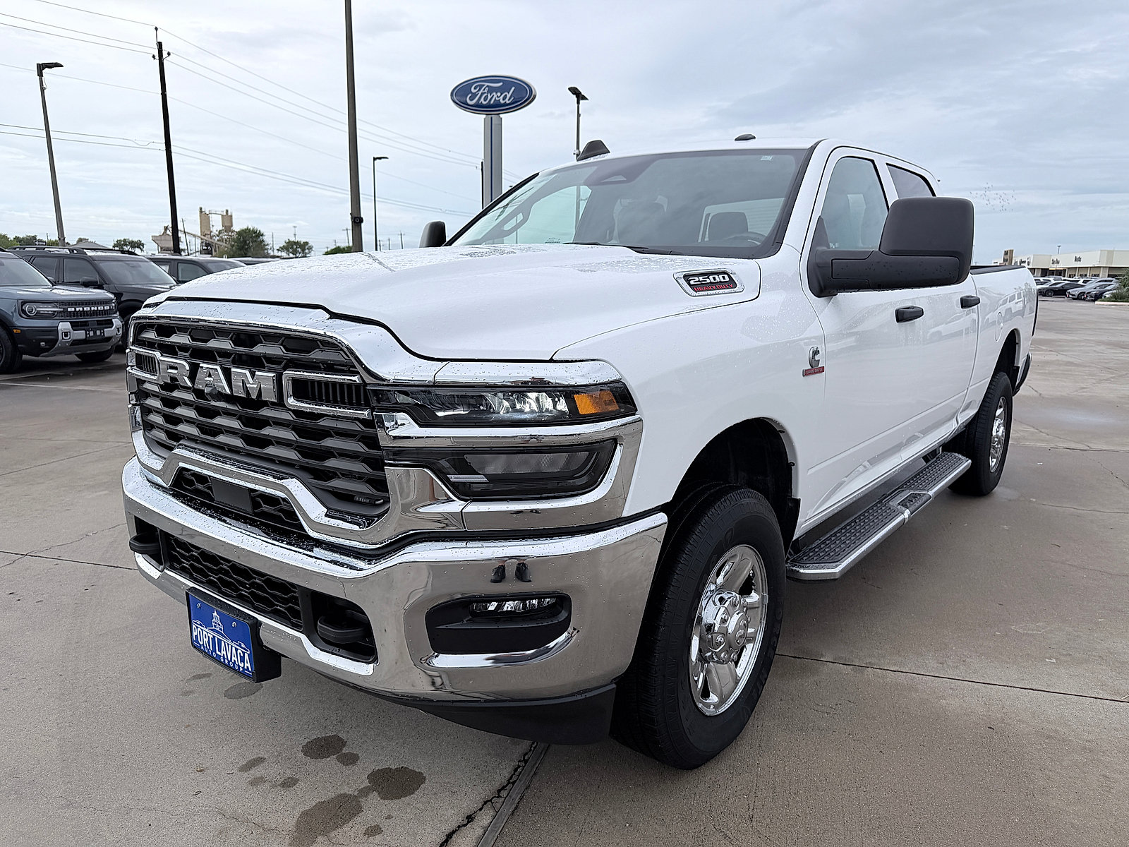 Used 2025 RAM 2500 Tradesman w/ Chrome Appearance Group AWD/4WD image 3