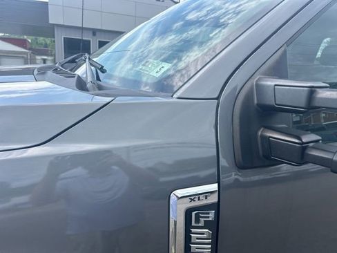 Used 2022 Ford F250 XLT AWD/4WD image 6