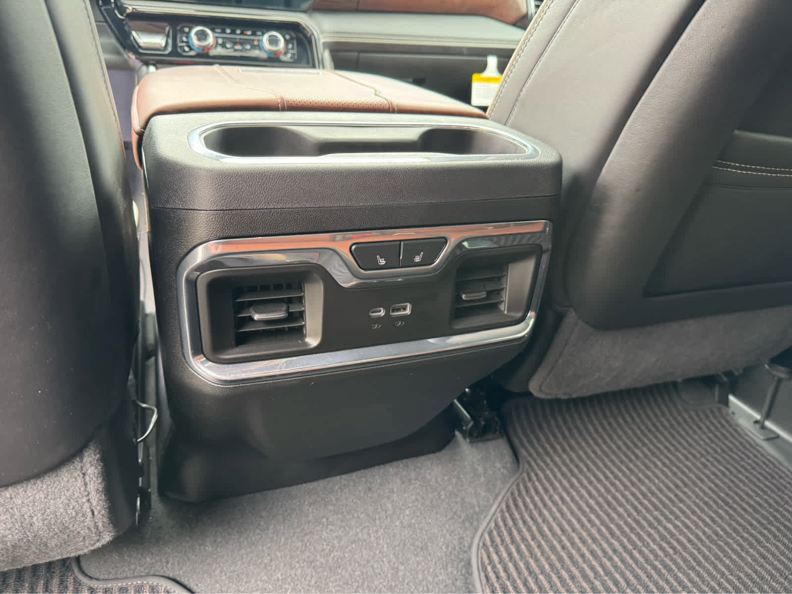 Used 2024 GMC Sierra 2500 Denali Ultimate w/ Max Trailering Package AWD/4WD image 24
