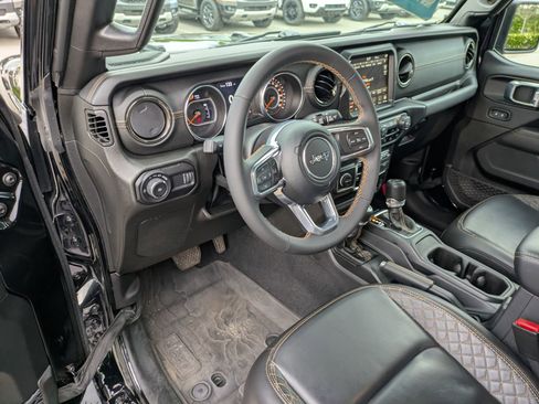 Used 2023 Jeep Wrangler Unlimited Sahara AWD/4WD image 14