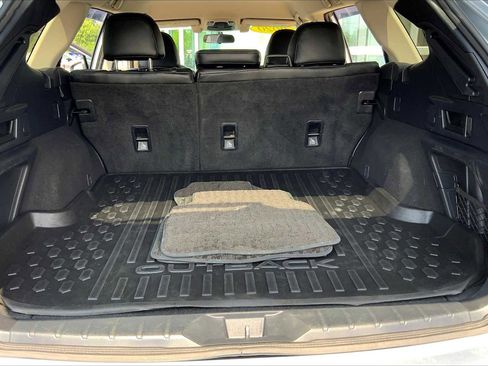 Used 2020 Subaru Outback Premium image 9