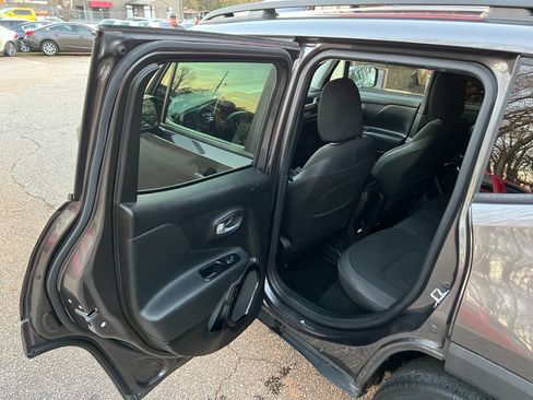 Used 2017 Jeep Renegade Altitude image 13
