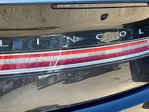 Used 2017 Lincoln MKZ Reserve image 31