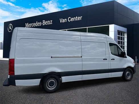 New 2025 Mercedes-Benz Sprinter 2500 image 10