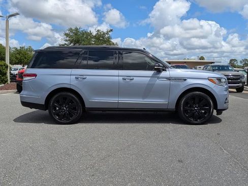 Used 2023 Lincoln Navigator Black Label AWD/4WD image 2