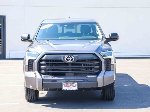 Used 2022 Toyota Tundra SR5 w/ SR5 Convenience Package AWD/4WD image 2