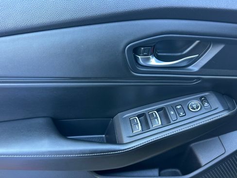 Used 2023 Honda Accord Sport image 11