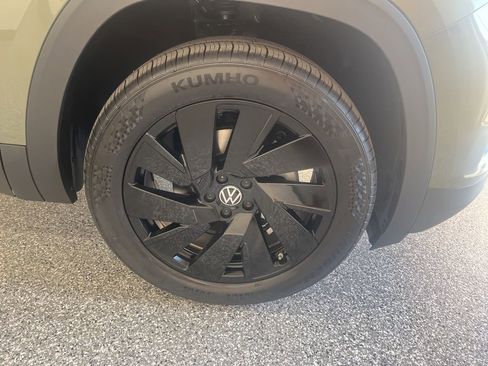 New 2026 Volkswagen Atlas Cross Sport SE AWD/4WD image 12